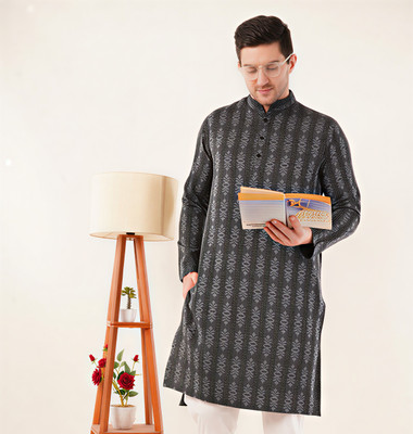 Zargnut Attire Men Self Design Straight Kurta(Black)