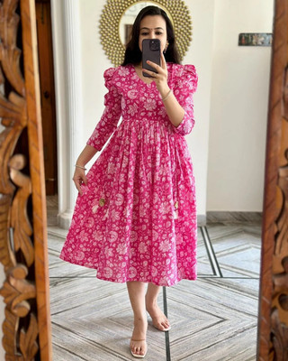 S R TEXTILE Women Printed A-line Kurta(Pink)