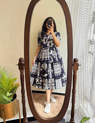 Zwc Women Floral Print Flared Kurta(Black)