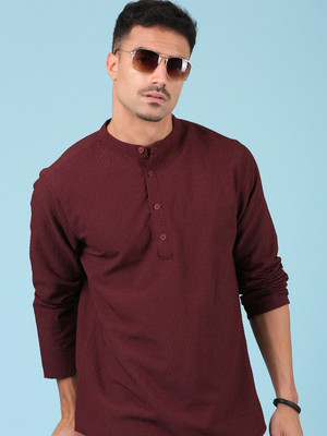 Voroxy Men Solid Straight Kurta(Maroon)