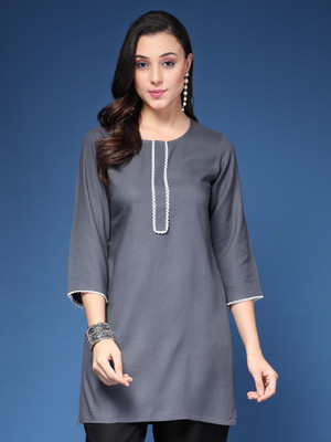 Anmi Solid Women Straight Kurta(Grey)
