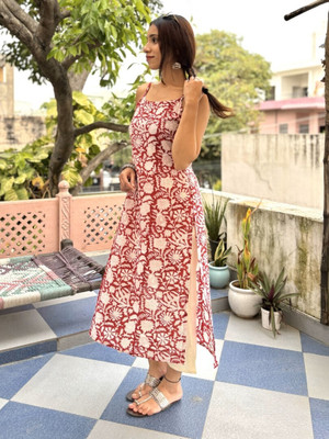 Goodhand Women Floral Print Flared Kurta(Red)