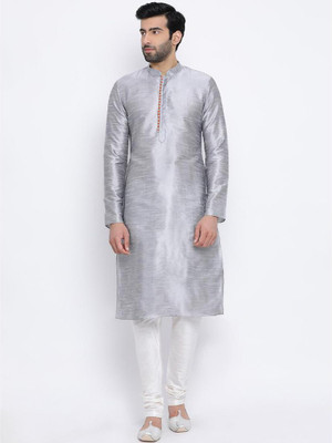 Namaskar Men Solid Straight Kurta(Silver)