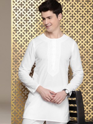 House of Pataudi Men Embroidered Straight Kurta(White)