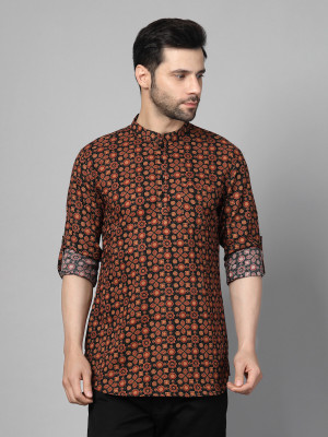 Vastraa Fusion Men Block Print Straight Kurta(Black, Maroon)