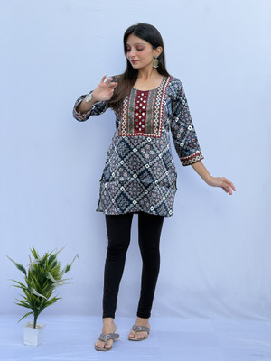 Lefri Handicraft Women Printed Straight Kurta(Blue)