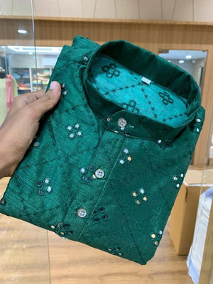 Vinaari Fab Men Embroidered Straight Kurta(Green)