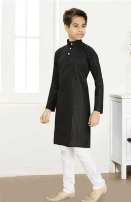 VALAKI Boys Solid Straight Kurta(Black)