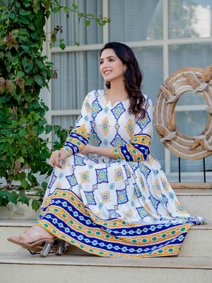 ARADHNA Women Printed Anarkali Kurta(White)