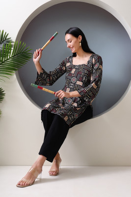 Donne Tenaci Women Printed A-line Kurta(Black)
