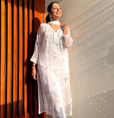 Neelam Chikan Women Chikan Embroidery Straight Kurta(White)