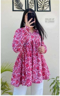 Vastrakaya Women Floral Print Flared Kurta(Dark Blue)