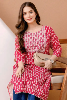 Red Shillies Women Solid Straight Kurta(Pink)