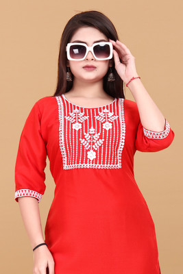 RIDDHI COLLECTION MALL Women Embroidered A-line Kurta(Red)