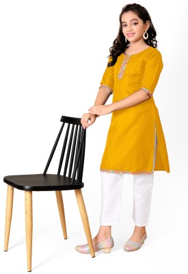 UMBRELLA FASHION Girls Self Design Straight Kurta(Yellow)