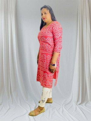Saira Sonic Women Printed Straight Kurta(Pink)