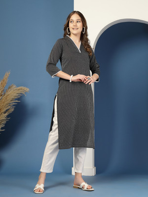 Daevish Women Floral Print Straight Kurta(Black)