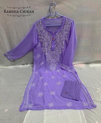 RAMSHA CHIKAN Women Embroidered Straight Kurta(Purple)