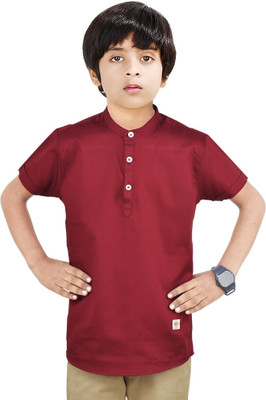 MADE IN THE SHADE Boys Solid Straight Kurta(Maroon)