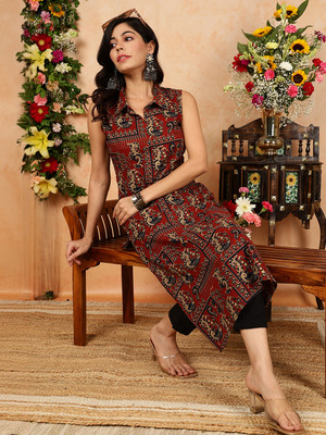 Sa Rasa Women Floral Print Straight Kurta(Maroon)