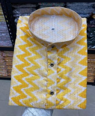 FOXDX Men Printed Straight Kurta(Yellow, White)