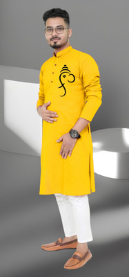 Vastra Trends Men Self Design Straight Kurta(Yellow)