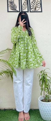 SATITHA Women Floral Print Straight Kurta(Light Green, White)