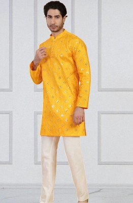 Vastra Men Embroidered Straight Kurta(Black)
