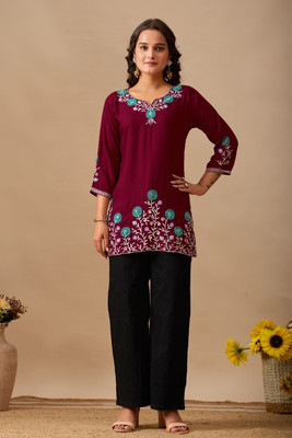 DEVYANI FASHIONS Women Embroidered, Floral Print, Solid Tunic Kurta(Maroon)