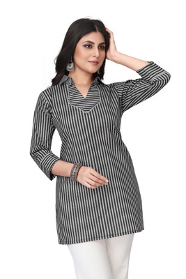 RUDRA TIMES Women Self Design A-line Kurta(Black)