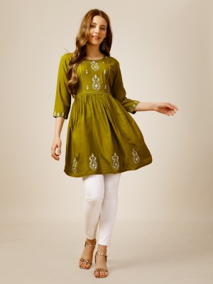 Suryawanshi Women Embroidered A-line Kurta(Green)