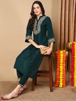 AHIKA Women Embroidered Straight Kurta(Green)