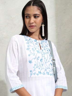 Vishudh Women Embroidered Straight Kurta(White)