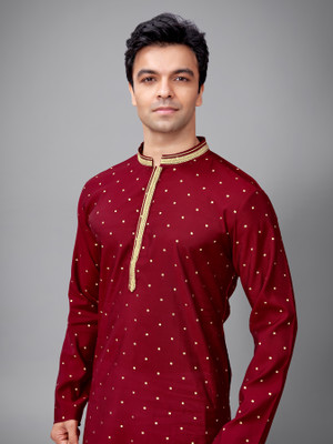 JUGG JUGG JEEYO Men Solid A-line Kurta(Maroon, Gold)