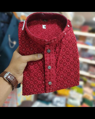 DIAMOND CLUSTER Men Embroidered Straight Kurta(Maroon)