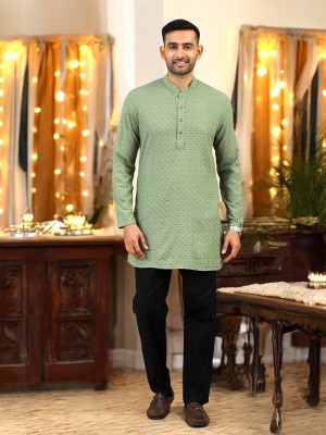 Tattva Men Embroidered Straight Kurta(Green)