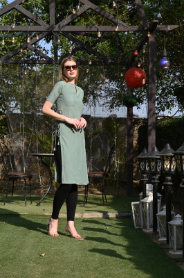 ATTIRE JUNCTION Women Solid Ethnic Dress Kurta(Green)
