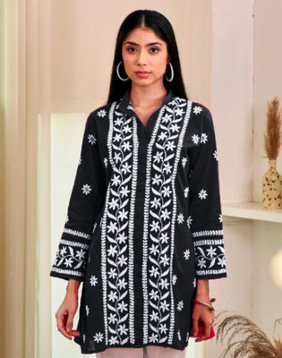 Skylee Women Chikan Embroidery, Embellished, Dyed/Ombre, Self Design Straight Kurta(Black, White)