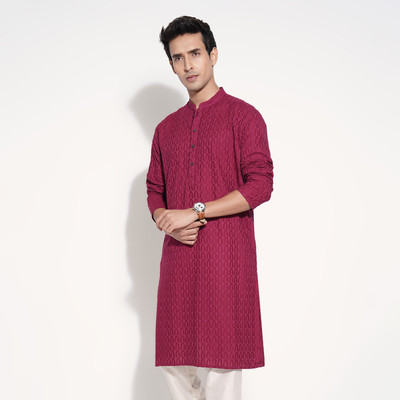 Indus Route by Pantaloons Men Solid Straight Kurta(Maroon)