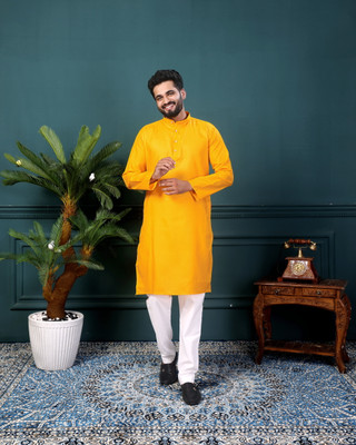 ORIFAB Men Dyed/Ombre Straight Kurta(Yellow)