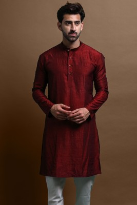 Vesham Men Solid Straight Kurta(Maroon)