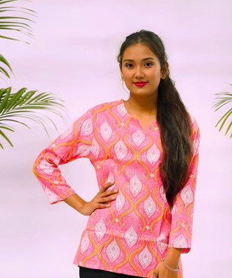 The Chic Squirrel house Women Floral Print Straight Kurta(Pink)