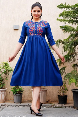 SARSINYA FEBTEX Women Embroidered Anarkali Kurta(Blue)