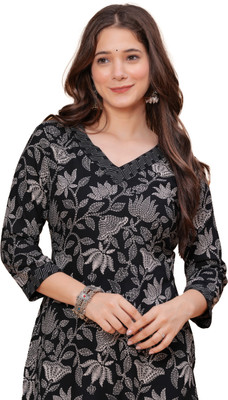 DAEVISH K Women Floral Print Straight Kurta(Black)