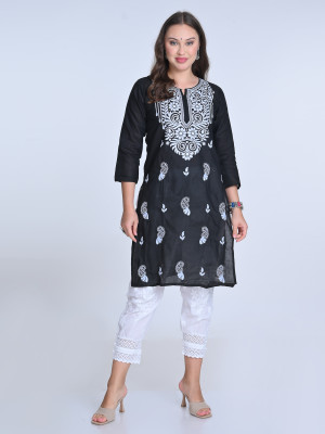 MADEEHA CHIKANKARI Women Chikan Embroidery Straight Kurta(Black)