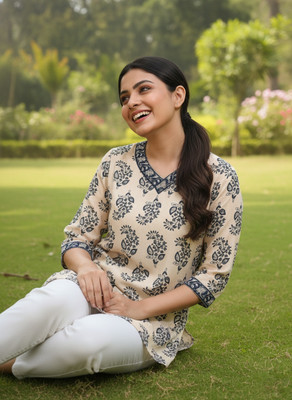 Mialo fashion Women Printed Straight Kurta(White)