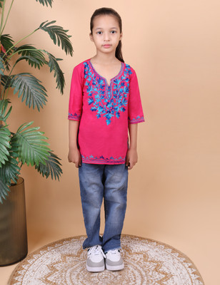 iKRABIB Girls Embroidered Straight Kurta(Pink)