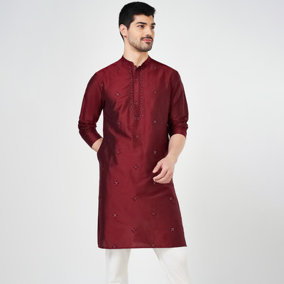 Indus Route by Pantaloons Men Solid Straight Kurta(Red)