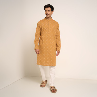 Indus Route by Pantaloons Men Printed A-line Kurta(Red)