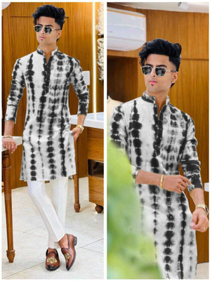DIAMOND CLUSTER Men Embroidered Straight Kurta(Black)